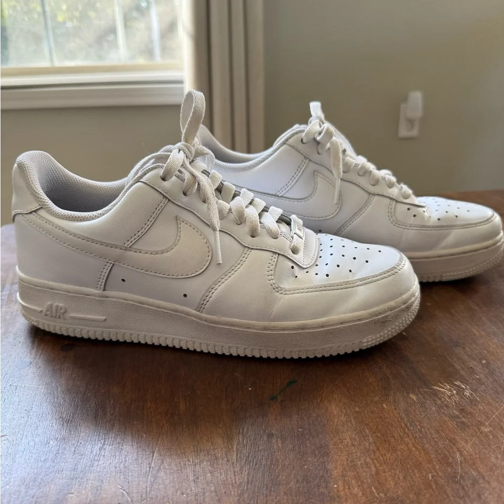 Nike Air Force 1 White Leather Shoes - Picture 3 of 5